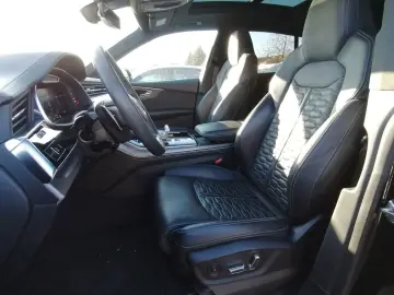 AUDI RS Q8 4.0 TFSI quattro PANO MATRIX STANDHZG AHK