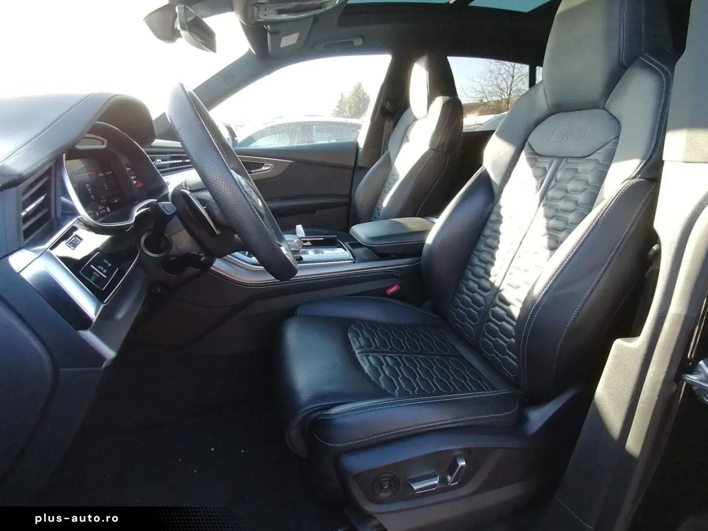 AUDI RS Q8 4.0 TFSI quattro PANO MATRIX STANDHZG AHK
