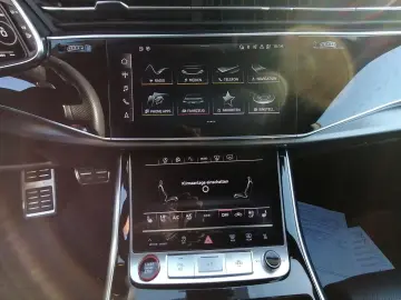 AUDI RS Q8 4.0 TFSI quattro PANO MATRIX STANDHZG AHK