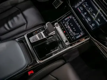 AUDI Q8 55 TFSI quattro S line Panorama AirSus B&O
