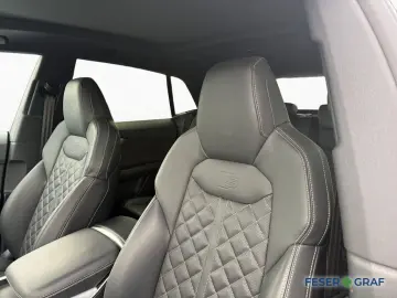 AUDI Q8 50 TDI qu. tiptr. - S line - PANO - AHK - B&O