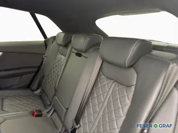 AUDI Q8 50 TDI qu. tiptr. - S line - PANO - AHK - B&O