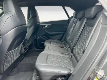 AUDI Q8 50 TDI quattro competition plus HD-Matrix AHK