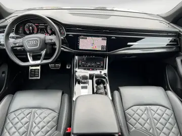 AUDI Q8 50 TDI quattro competition plus HD-Matrix AHK