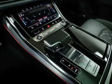 AUDI Q8 50 TDI 3 x S line AHK  Pano  Assist  HUD  B&O