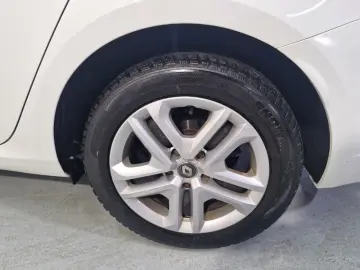 RENAULT MEGANE RFB LE2