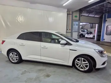 RENAULT MEGANE RFB LE2