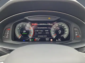 AUDI Q7 55 TFSI qu S line MATRIX AHK PANO STHZG B&O