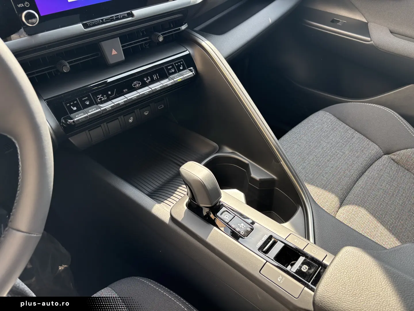 TOYOTA C-HR DYNAMIC 2.0 FWD HEV