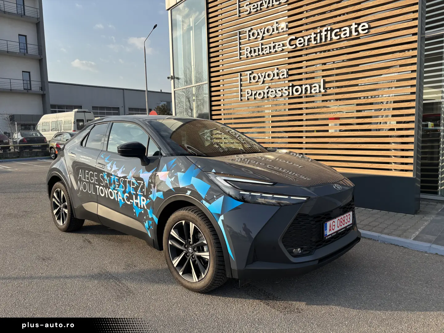 TOYOTA C-HR DYNAMIC 2.0 FWD HEV