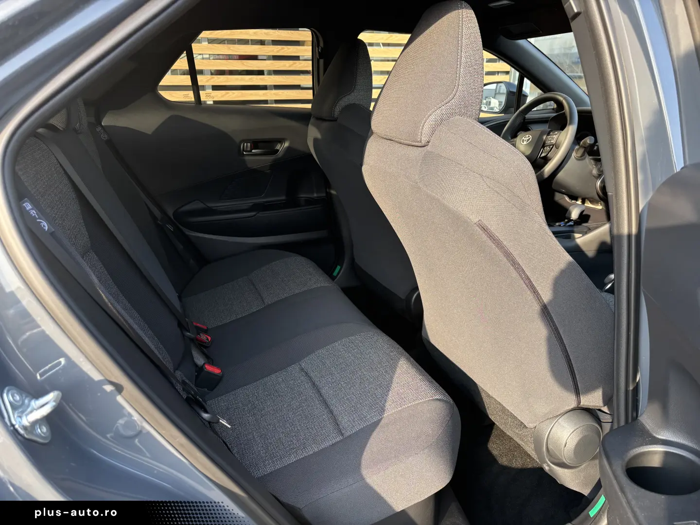 TOYOTA C-HR DYNAMIC 2.0 FWD HEV