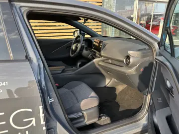 TOYOTA C-HR DYNAMIC 2.0 FWD HEV