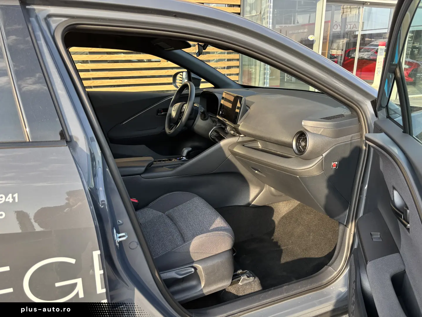 TOYOTA C-HR DYNAMIC 2.0 FWD HEV