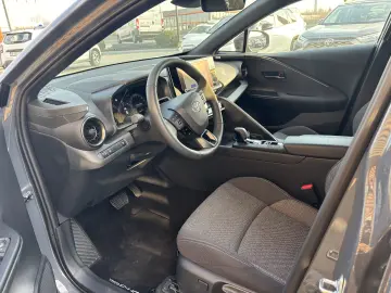 TOYOTA C-HR DYNAMIC 2.0 FWD HEV