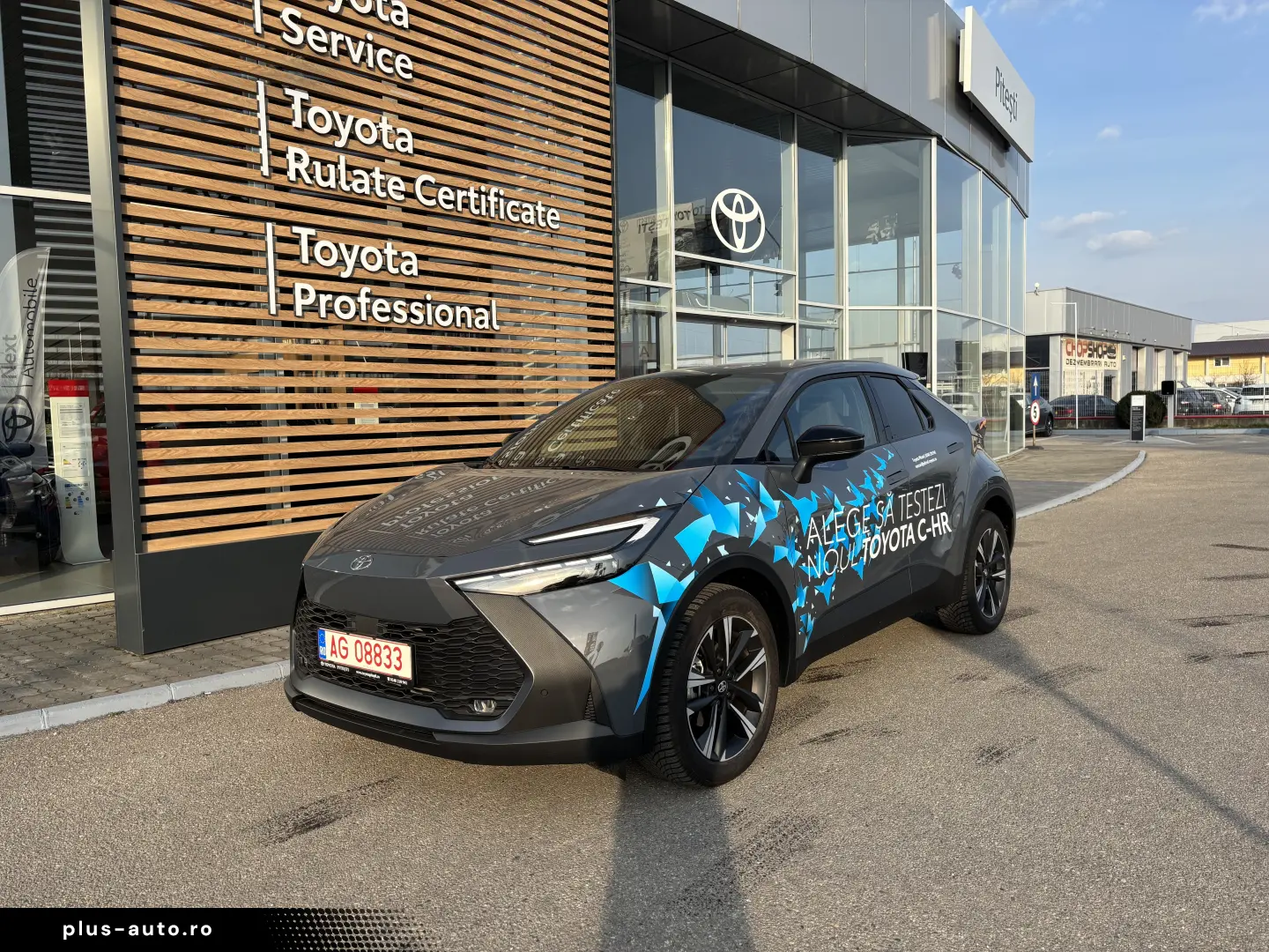 TOYOTA C-HR DYNAMIC 2.0 FWD HEV
