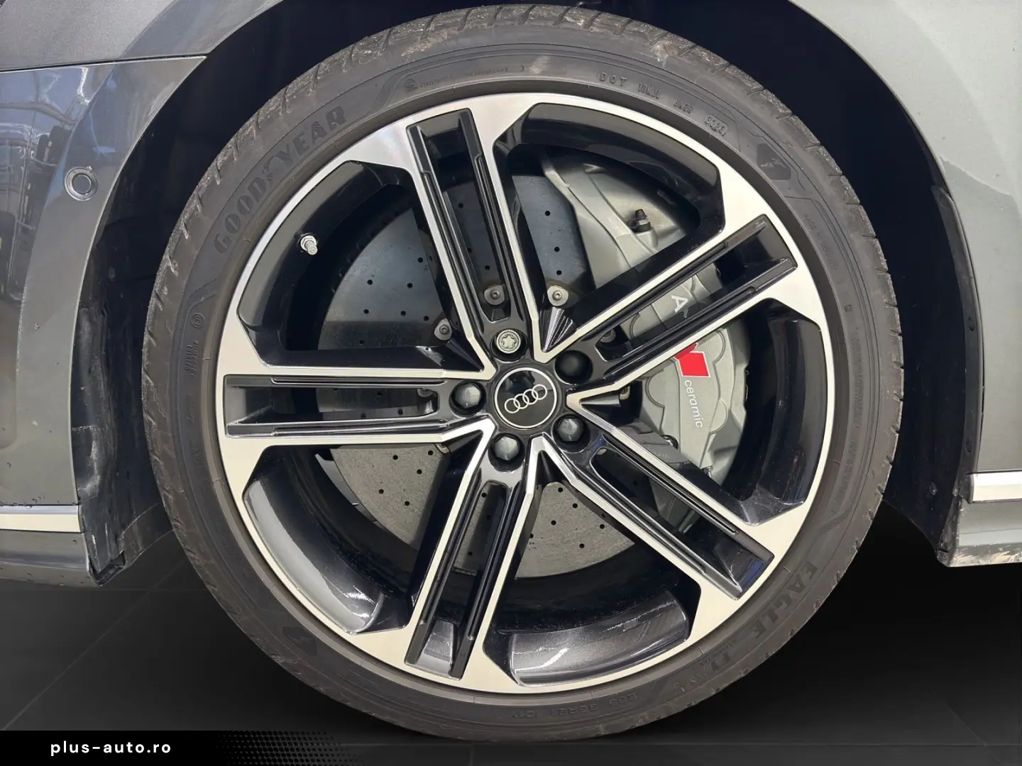 AUDI S8 LM21 PANO STANDH