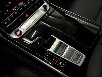 AUDI S8 LM21 PANO STANDH