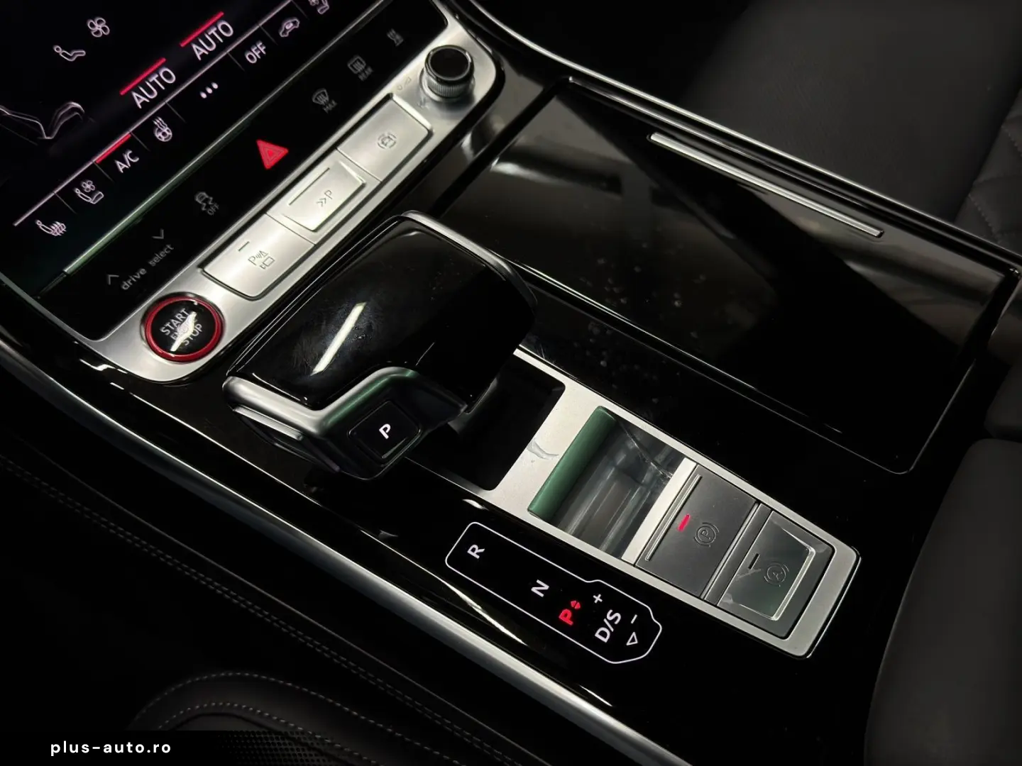 AUDI S8 LM21 PANO STANDH