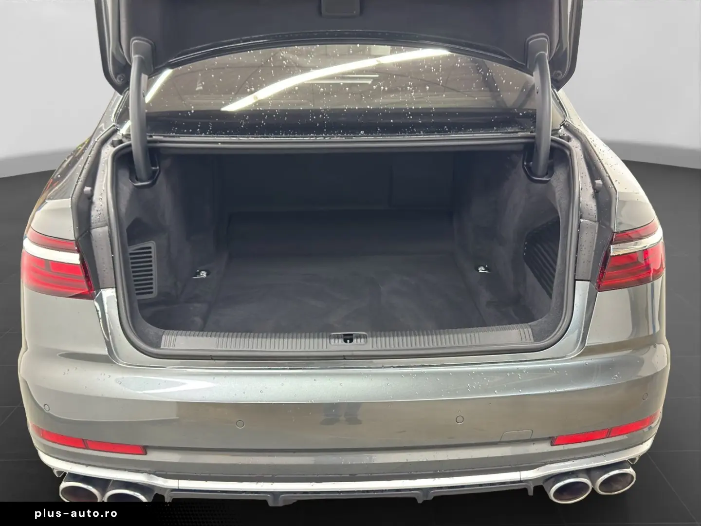 AUDI S8 LM21 PANO STANDH