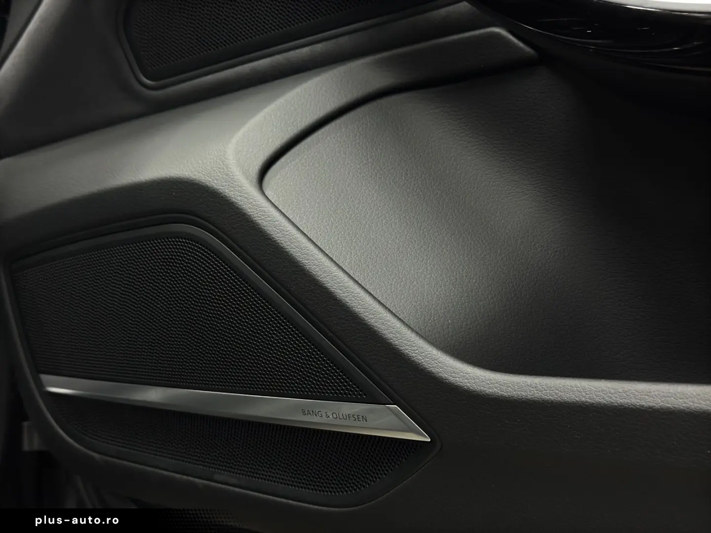 AUDI S8 LM21 PANO STANDH