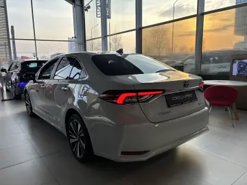 TOYOTA COROLLA SEDAN 1.8 HEV