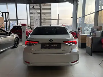 TOYOTA COROLLA SEDAN 1.8 HEV