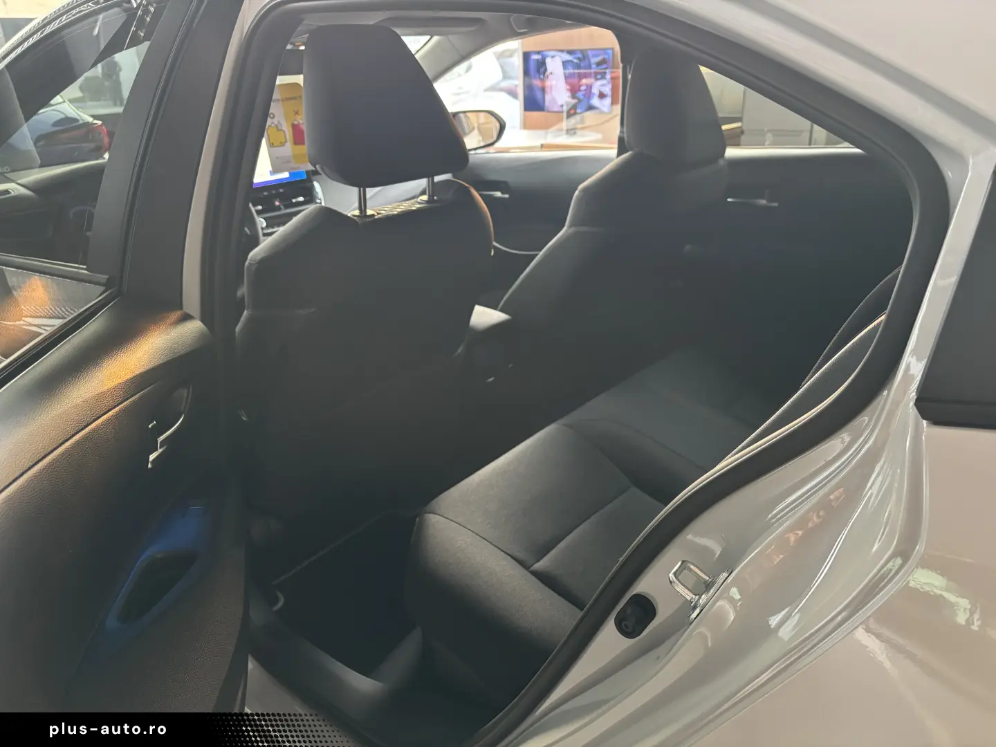 TOYOTA COROLLA SEDAN 1.8 HEV