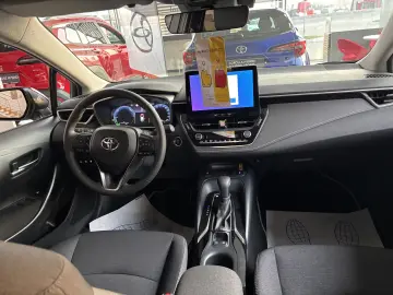 TOYOTA COROLLA SEDAN 1.8 HEV