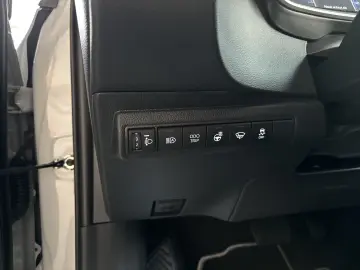 TOYOTA COROLLA SEDAN 1.8 HEV