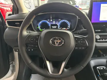 TOYOTA COROLLA SEDAN 1.8 HEV