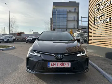 TOYOTA COROLLA SEDAN DYNAMIC 1.8 HEV