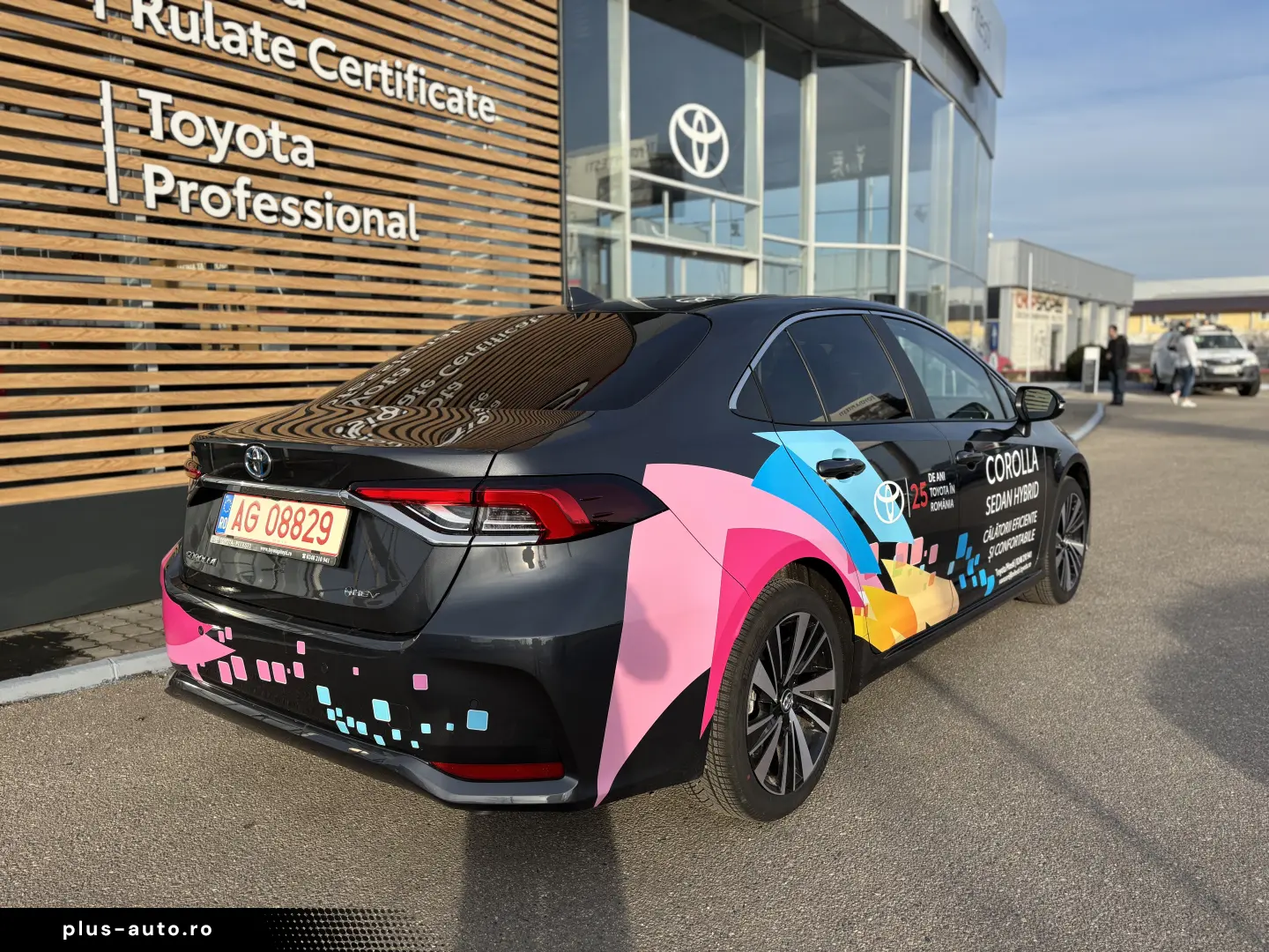 TOYOTA COROLLA SEDAN DYNAMIC 1.8 HEV