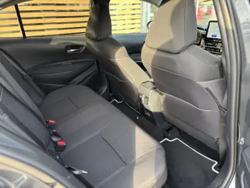 TOYOTA COROLLA SEDAN DYNAMIC 1.8 HEV