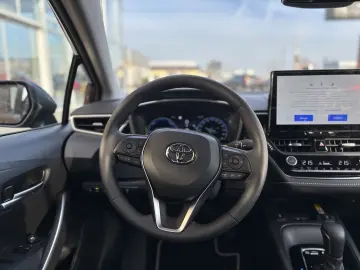 TOYOTA COROLLA SEDAN DYNAMIC 1.8 HEV