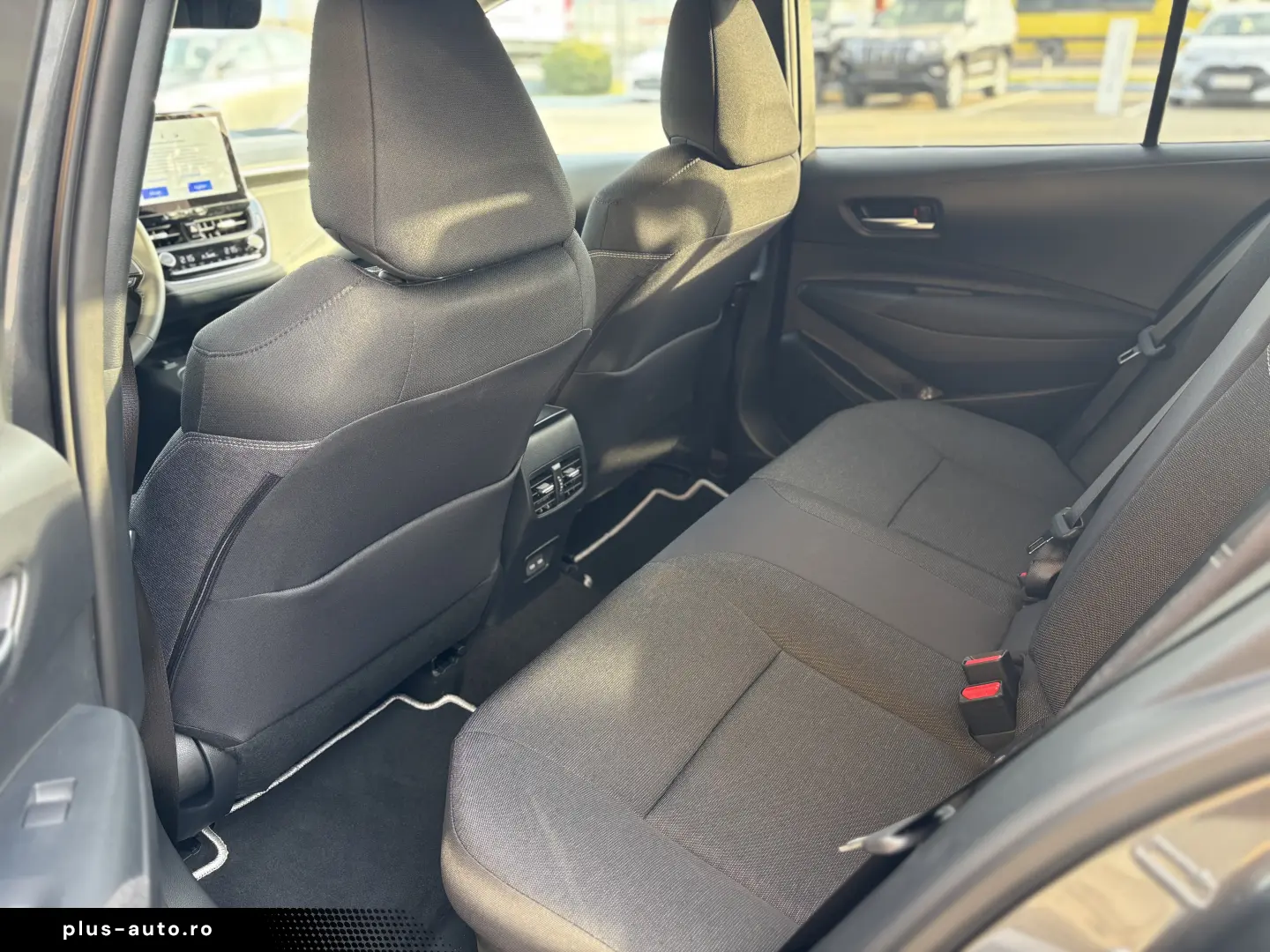 TOYOTA COROLLA SEDAN DYNAMIC 1.8 HEV