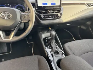 TOYOTA COROLLA SEDAN DYNAMIC 1.8 HEV