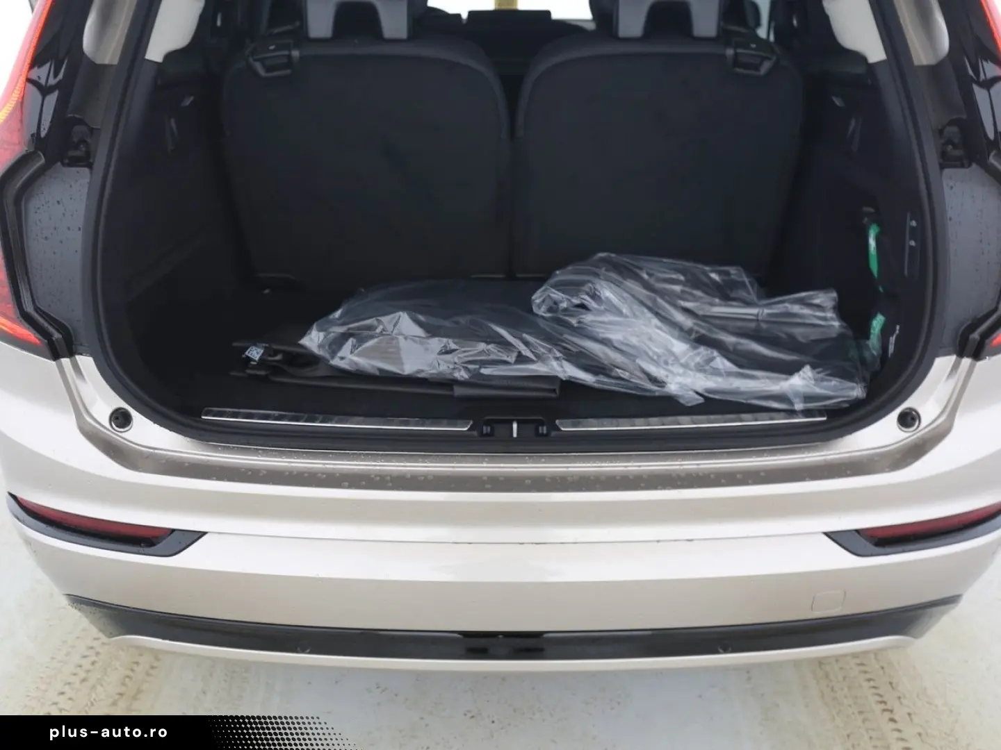 VOLVO XC90 T8 Plus Dark Plug-In Hybrid LuftFw  SD 360