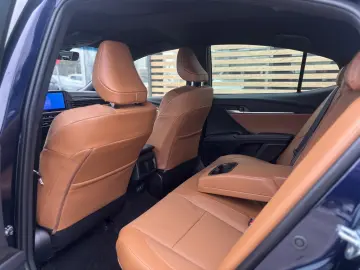 TOYOTA CAMRY 2.5 HEV EXECUTIVE