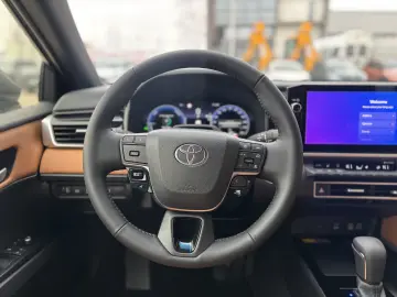 TOYOTA CAMRY 2.5 HEV EXECUTIVE