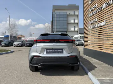 TOYOTA C-HR 2.0 HEV DYNAMIC