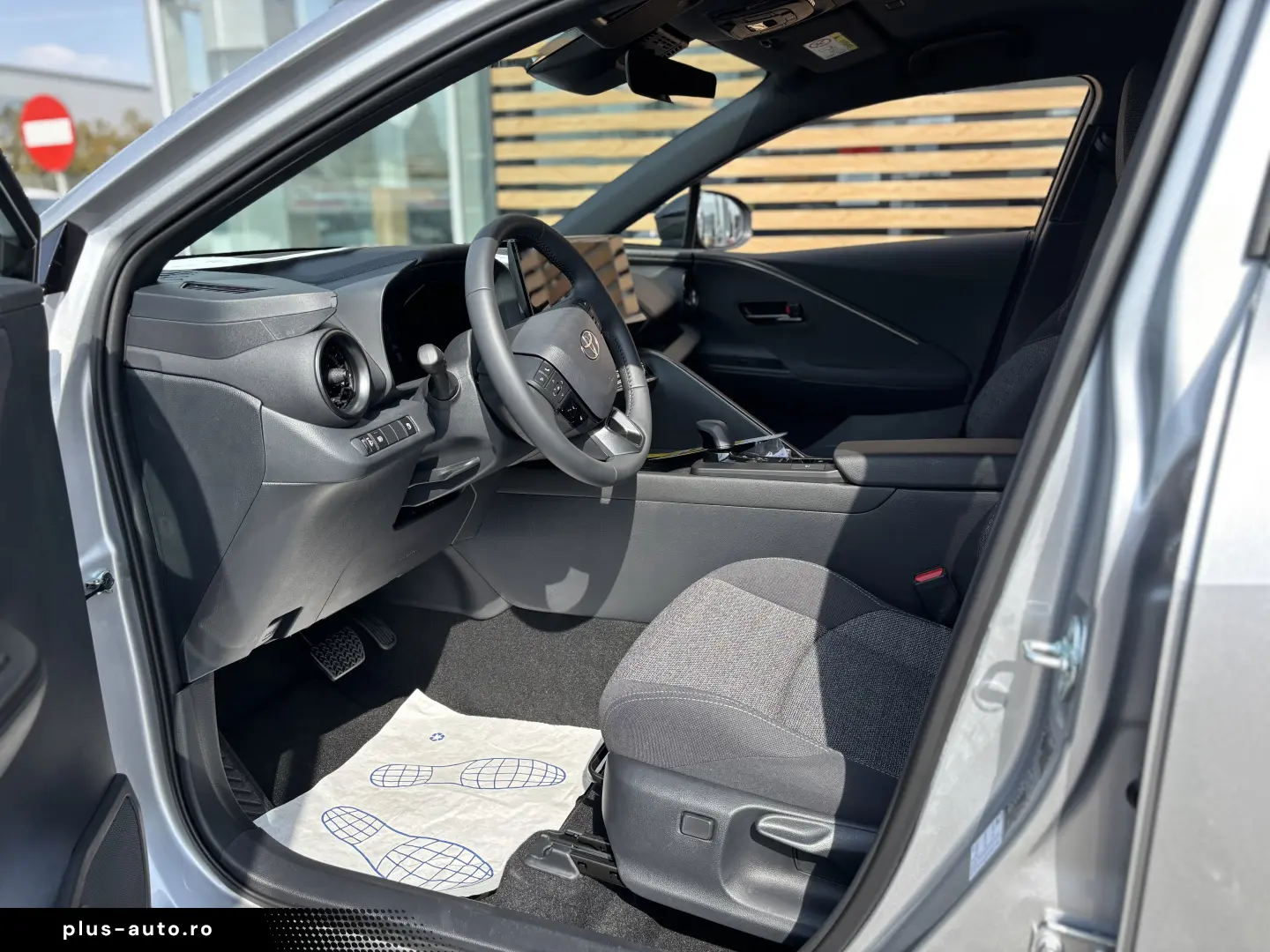 TOYOTA C-HR 2.0 HEV DYNAMIC