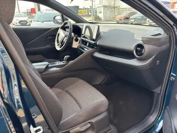 TOYOTA C-HR 1.8 HEV DYNAMIC