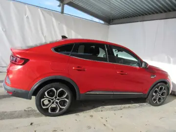 RENAULT ARKANA 1.6 E-Tech 145CP techno