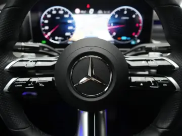 Mercedes-Benz C 220 d 9G-Tronic AMG Leder Distronic