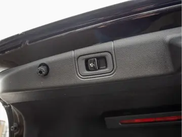 MERCEDES-BENZ E 200 AMG Sport Advanced AHK Distr. LE&hellip;