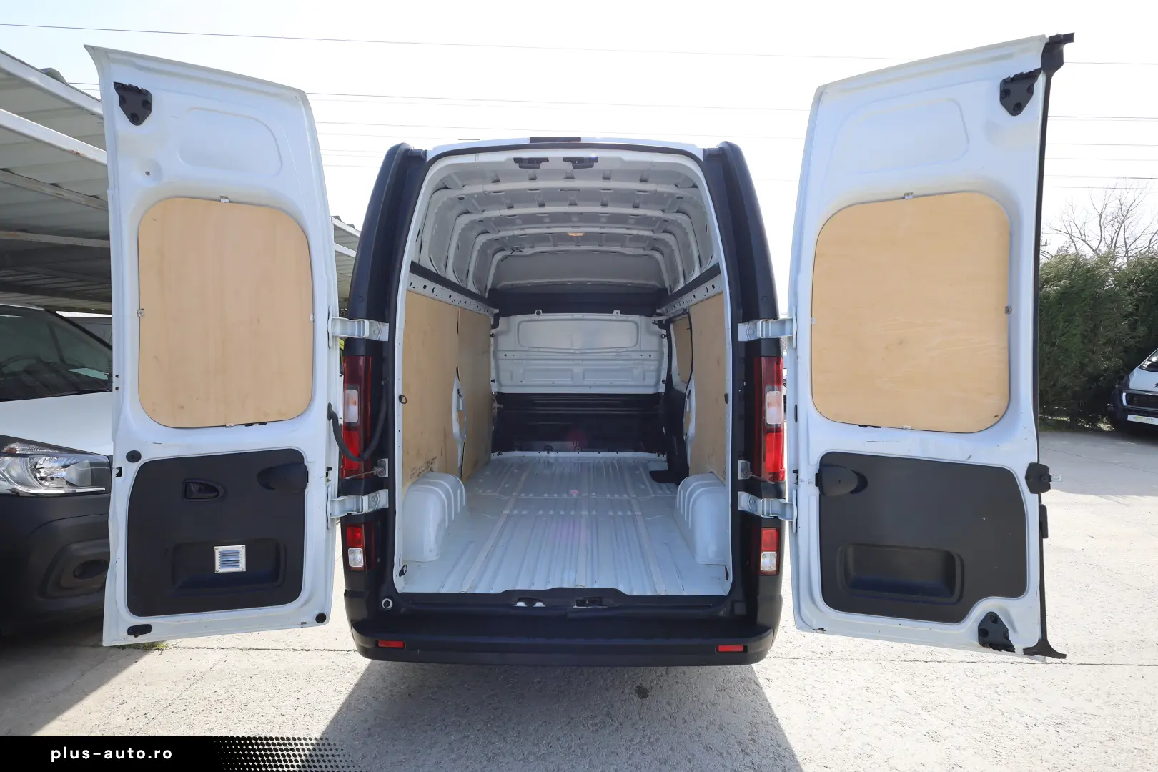 Renault Trafic L2H2 2.0D 145CP