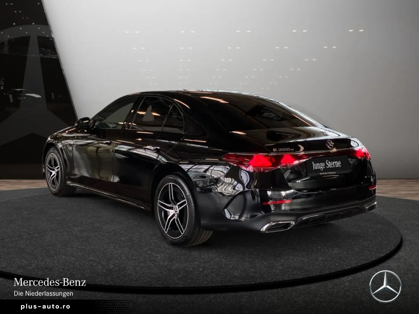 MERCEDES-BENZ E 300 e AMG Advanced Night Burmester4D KeylGo