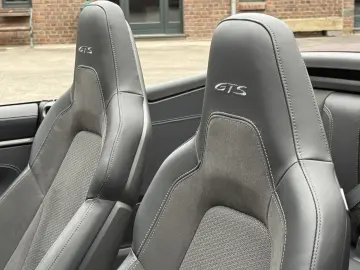 PORSCHE 992 911 Carrera 4 GTS T-Hybrid Cabriolet INNODRI