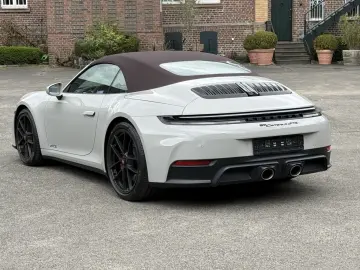PORSCHE 992 911 Carrera 4 GTS T-Hybrid Cabriolet INNODRI