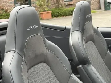 PORSCHE 992 911 Carrera 4 GTS T-Hybrid Cabriolet INNODRI